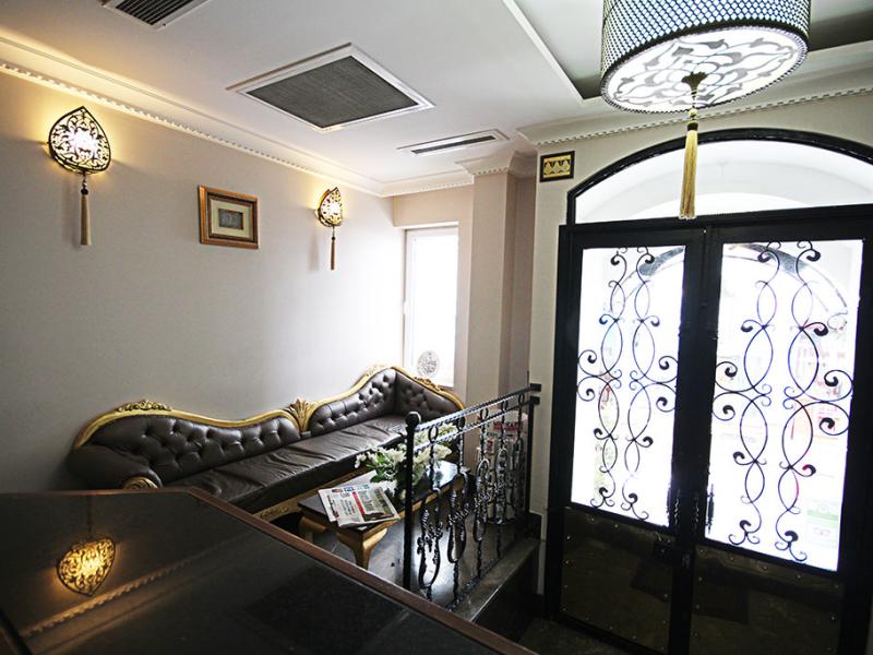 Aristocrat Hotel