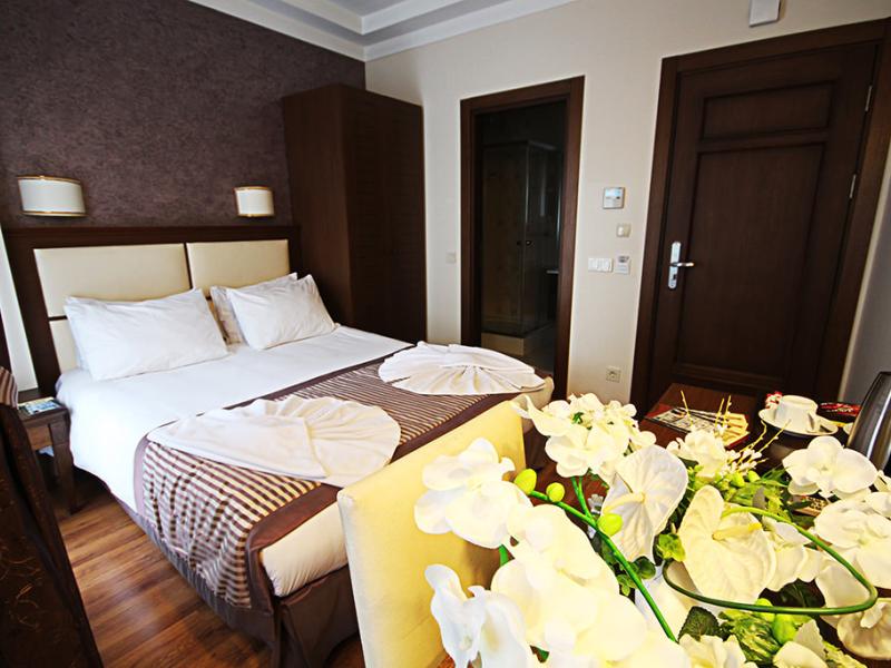 Aristocrat Hotel