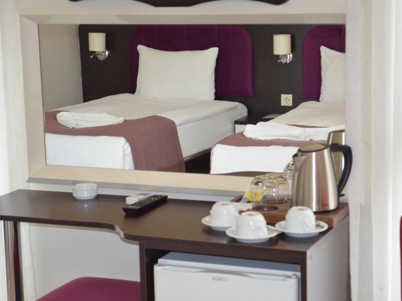 Niconya Port Suites & Hotel