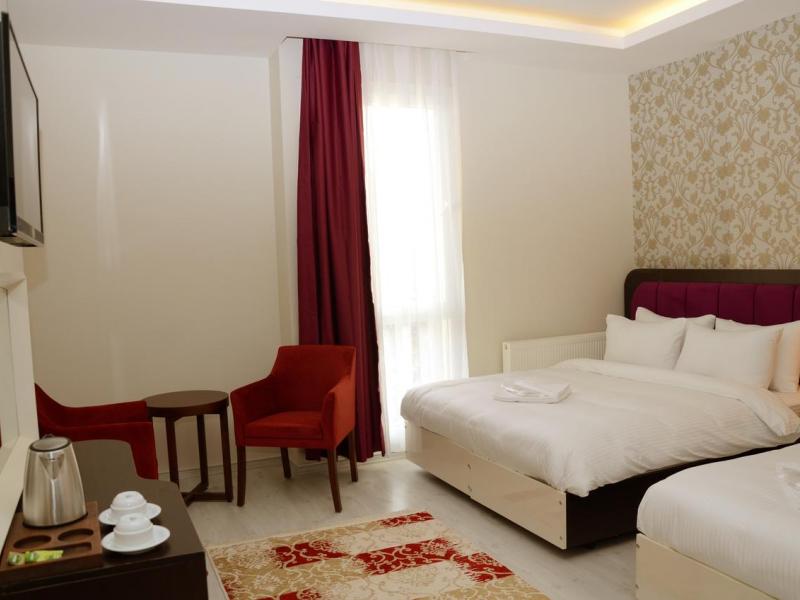 Niconya Port Suites & Hotel