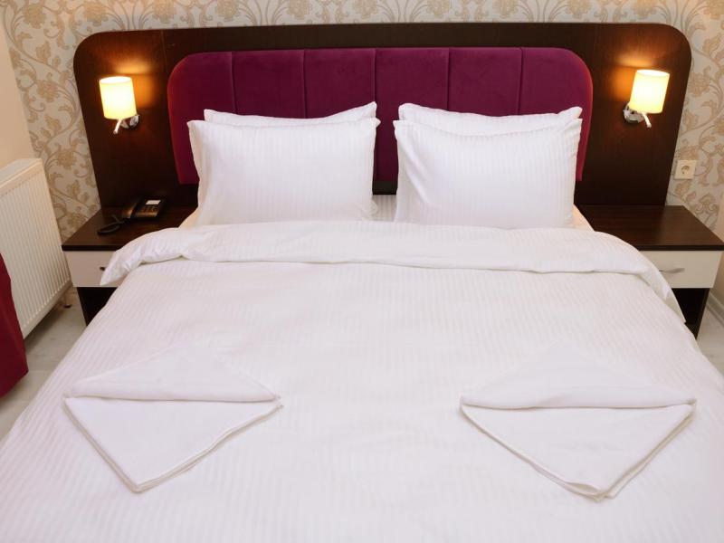 Niconya Port Suites & Hotel