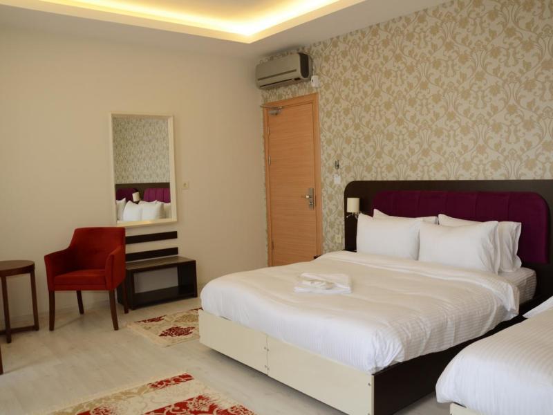 Niconya Port Suites & Hotel