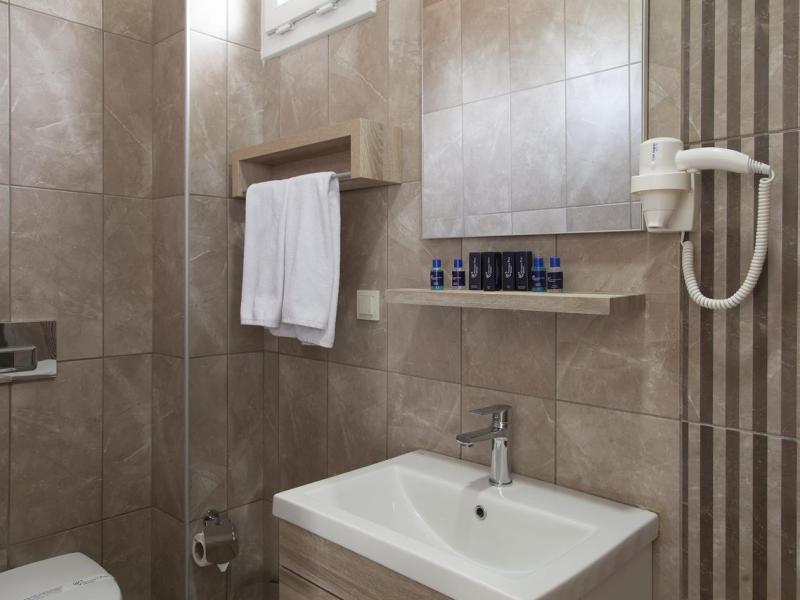 Niconya Port Suites & Hotel