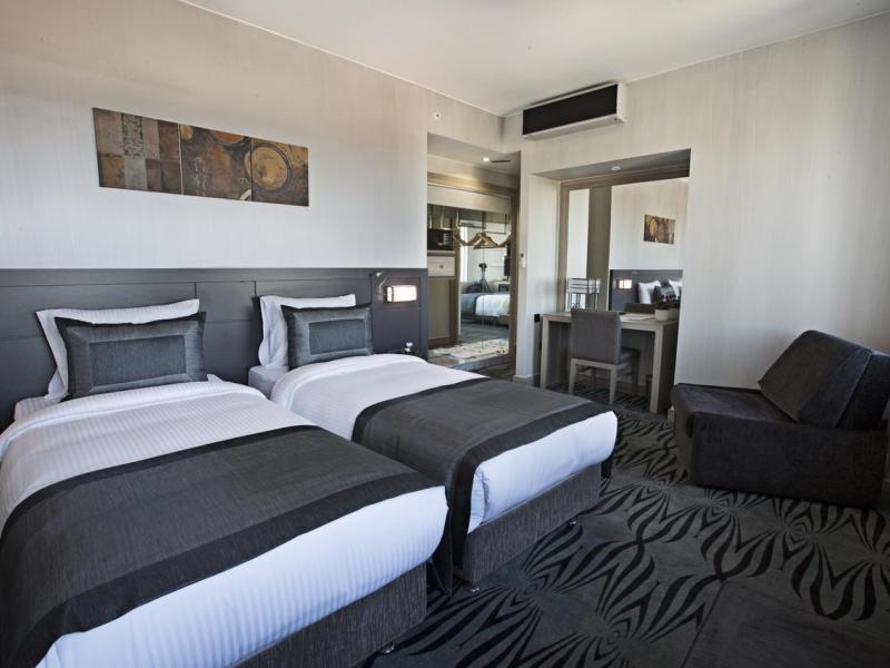 Akoni Hotel