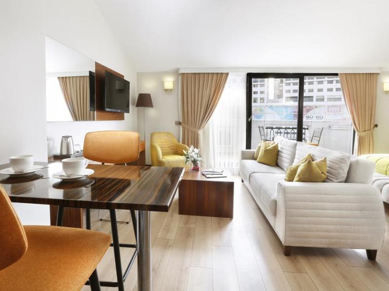The White Orient Hotel