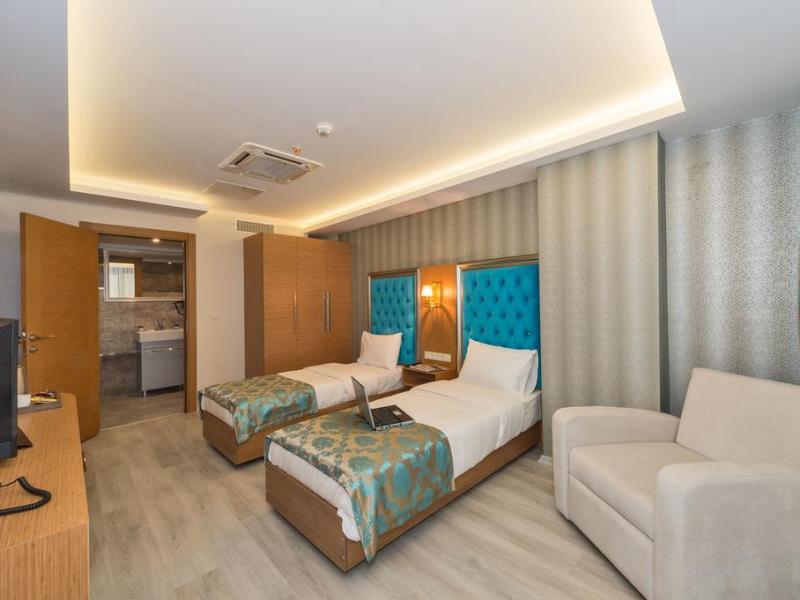 Grand Palace Hotel