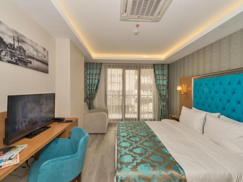 Grand Palace Hotel