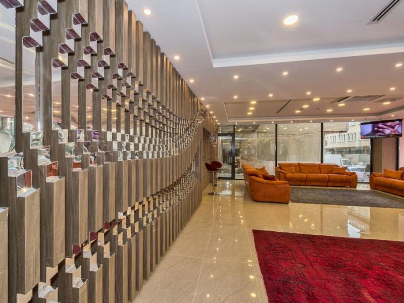 Grand Palace Hotel