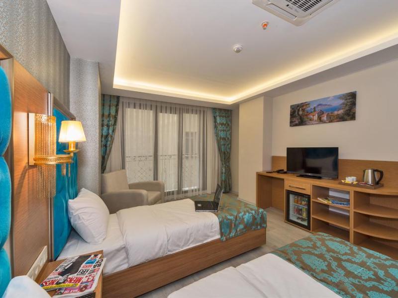 Grand Palace Hotel