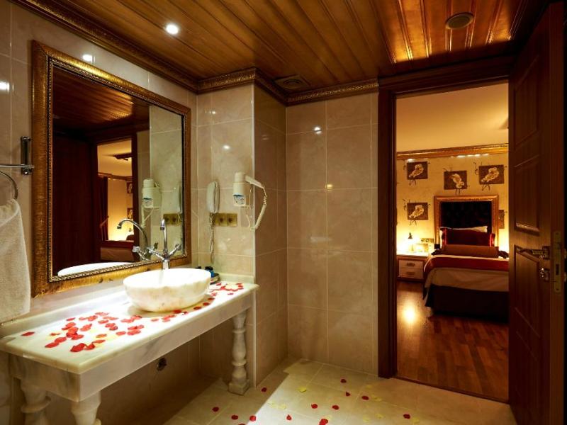 Marmara Deluxe Hotel