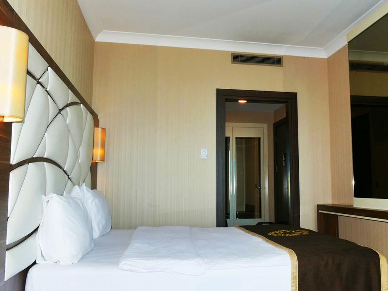 The Grand Mira Hotel