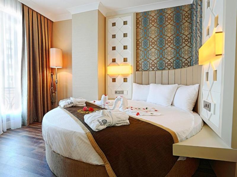 The Grand Mira Hotel