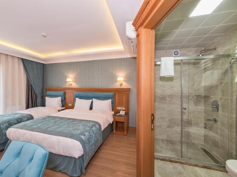 Magnaura House Hotel