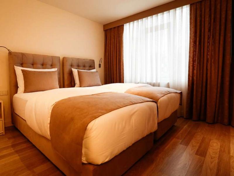 Melek Hotels Moda