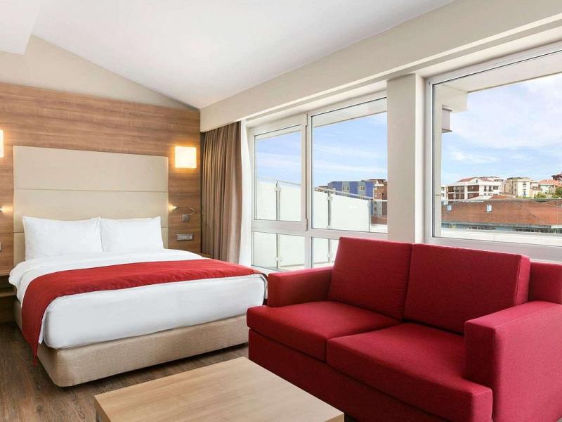 Ramada Encore Istanbul Kartal