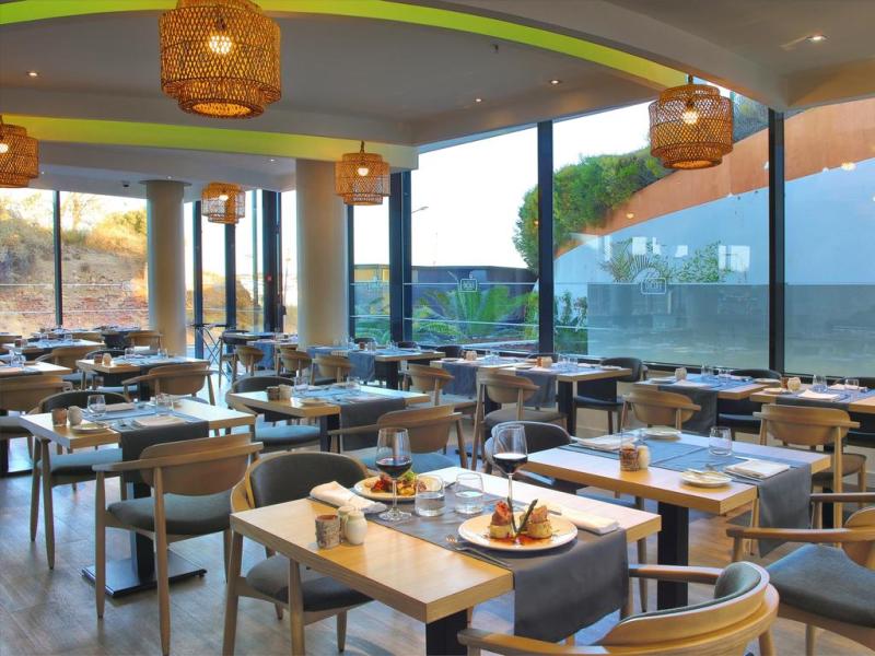 Jupiter Marina Hotel - Couples & Spa