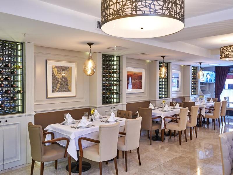 Renata Suites Boutique Hotel