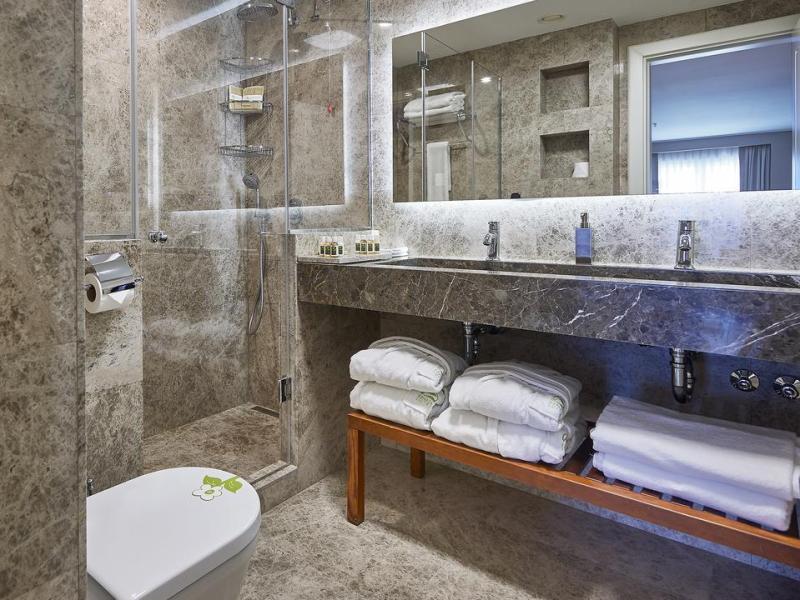 Renata Suites Boutique Hotel