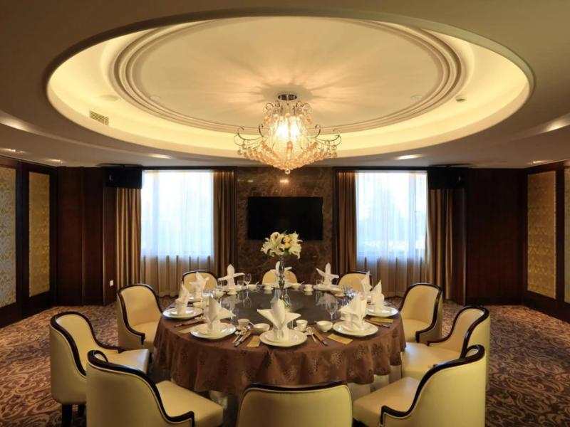 Evergreen Laurel Hotel