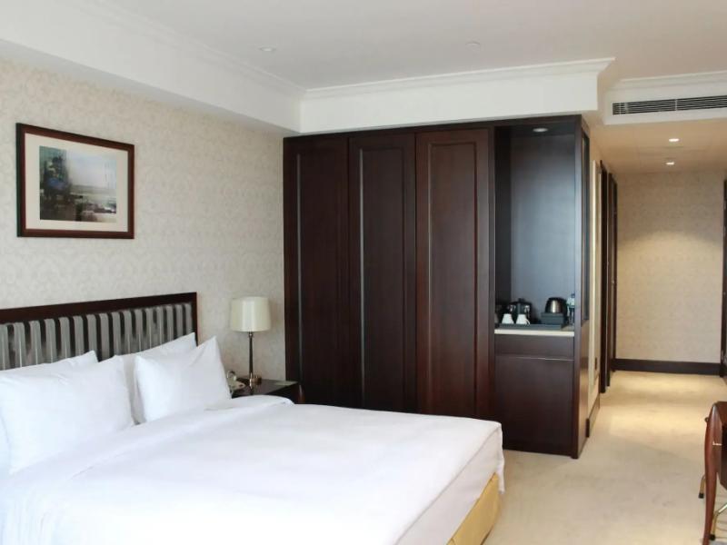 Evergreen Laurel Hotel
