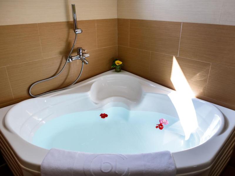 Baly Hotel