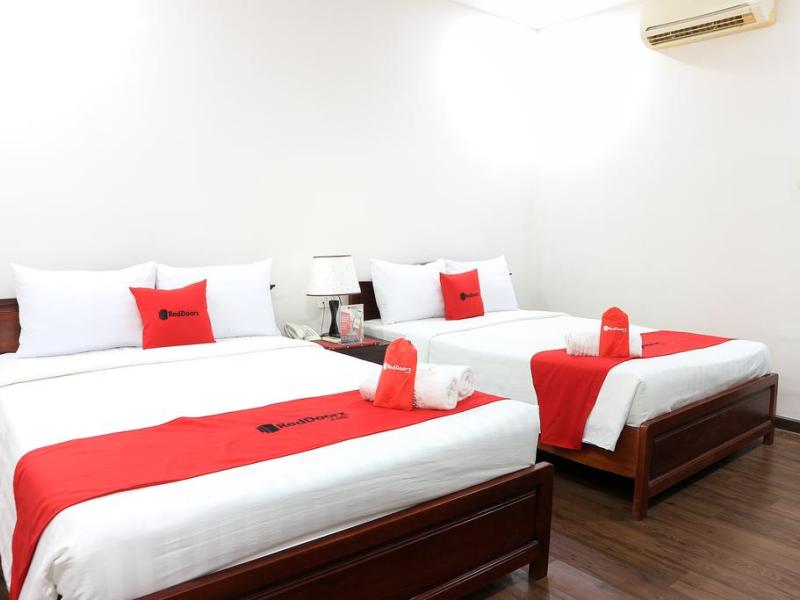 RedDoorz Premium near Bai Sau