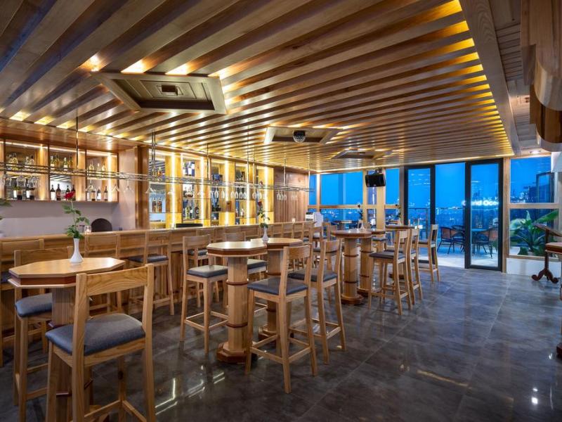 Sunny Ocean Hotel & Spa