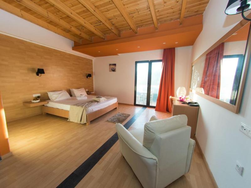 Zenith Seaside Hotel