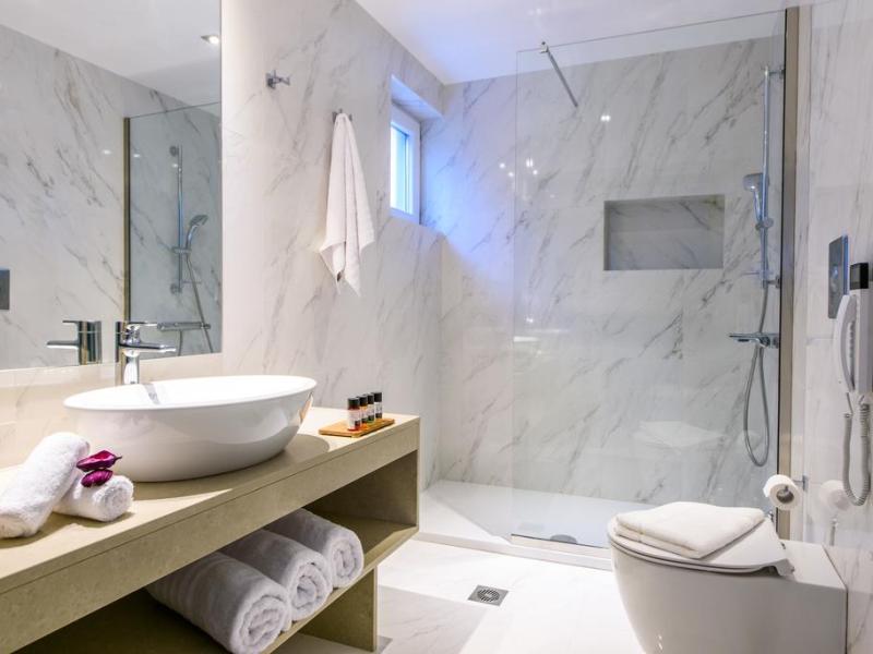 Elysian Suites Luxury Aura