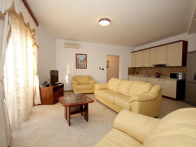 Rafailovici Apartments