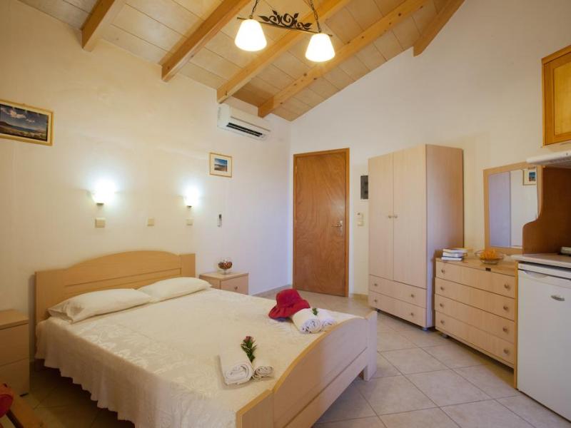 Castello Apartments & Studios