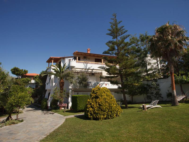 Castello Apartments & Studios