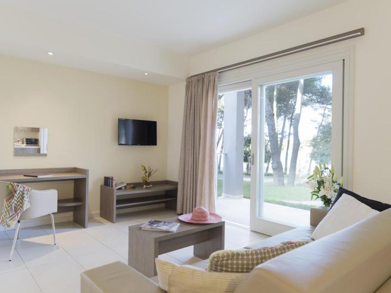 Crvena Luka Apartments & Villas