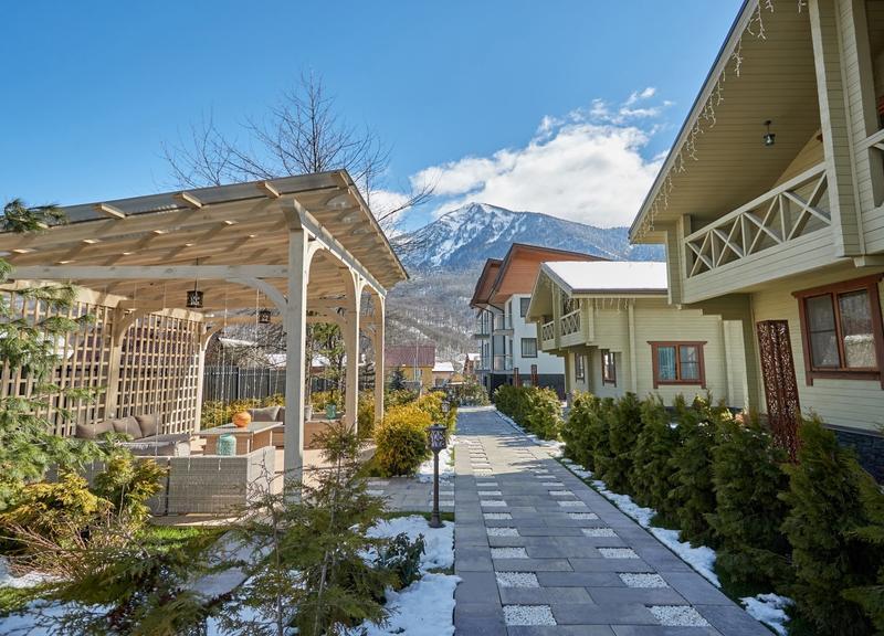 Hills Polyana Hotel