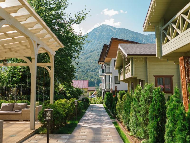 Hills Polyana Hotel