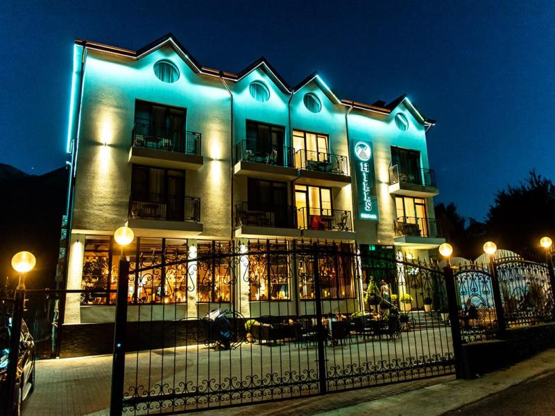 Hills Polyana Hotel