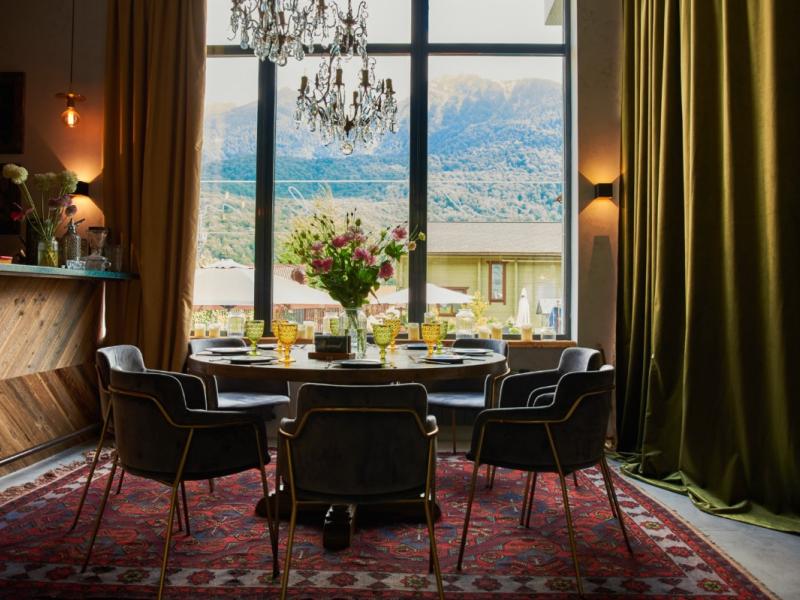 Hills Polyana Hotel