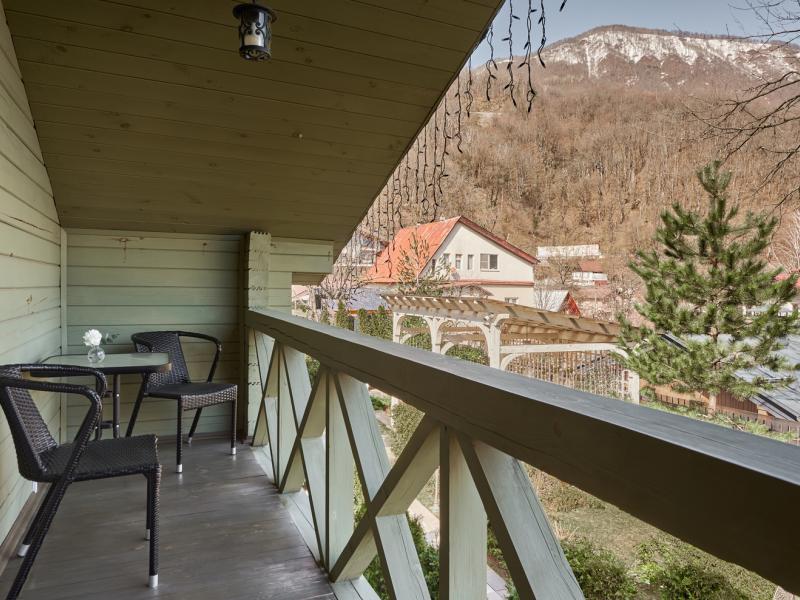 Hills Polyana Hotel