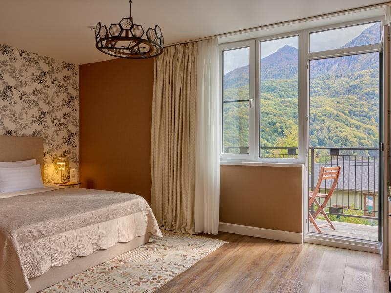 Hills Polyana Hotel