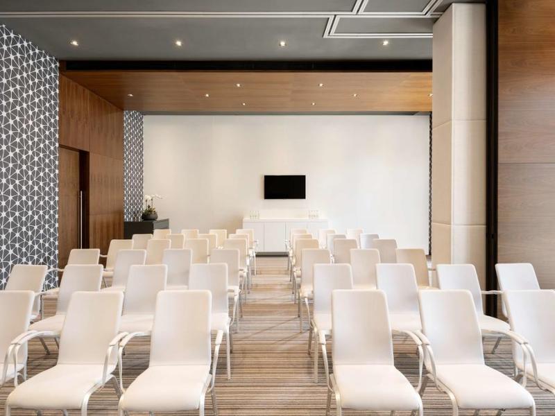 Hyatt Place Dubai Wasl District