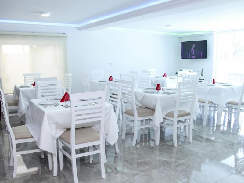 Atlantis Hotel & Apartments