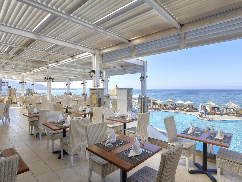 Alexander Beach Hotel & Village