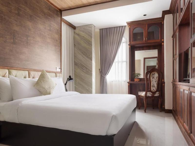 Le Castle River Hotel & Apartment