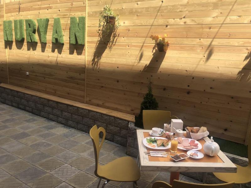 Nuryan Hotel