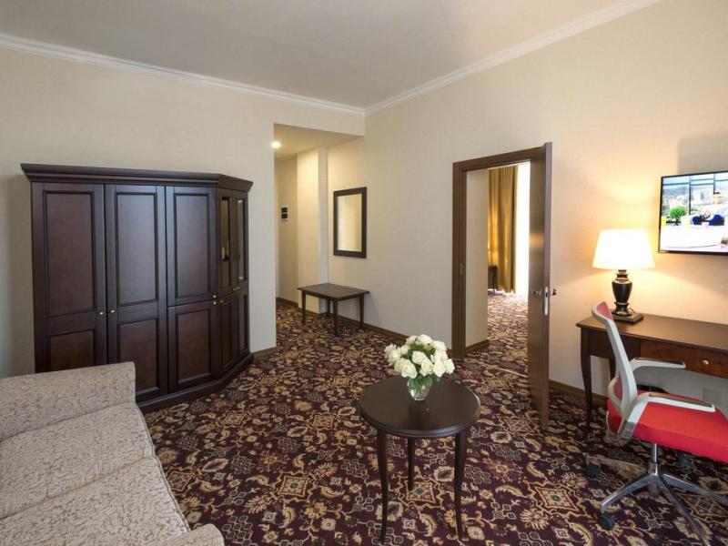 Ani Grand Hotel