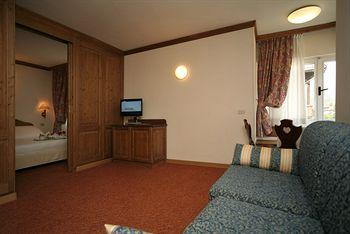 Alaska Hotel Cortina