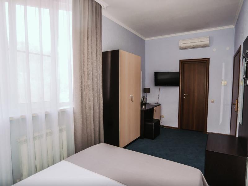 Golden Hills 3*