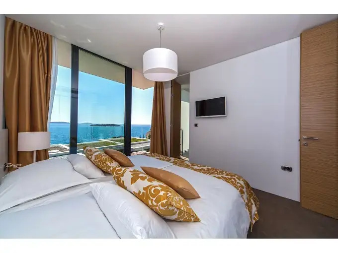 Golden Rays Apartments