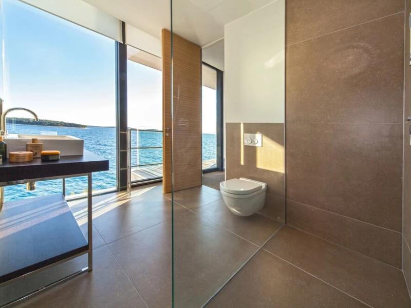 Golden Rays Apartments