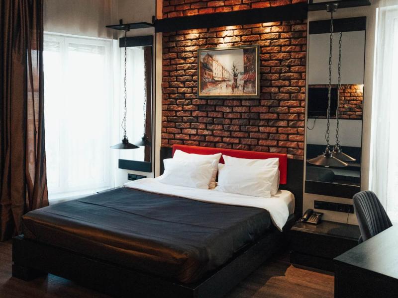 Lomonosov Hotel